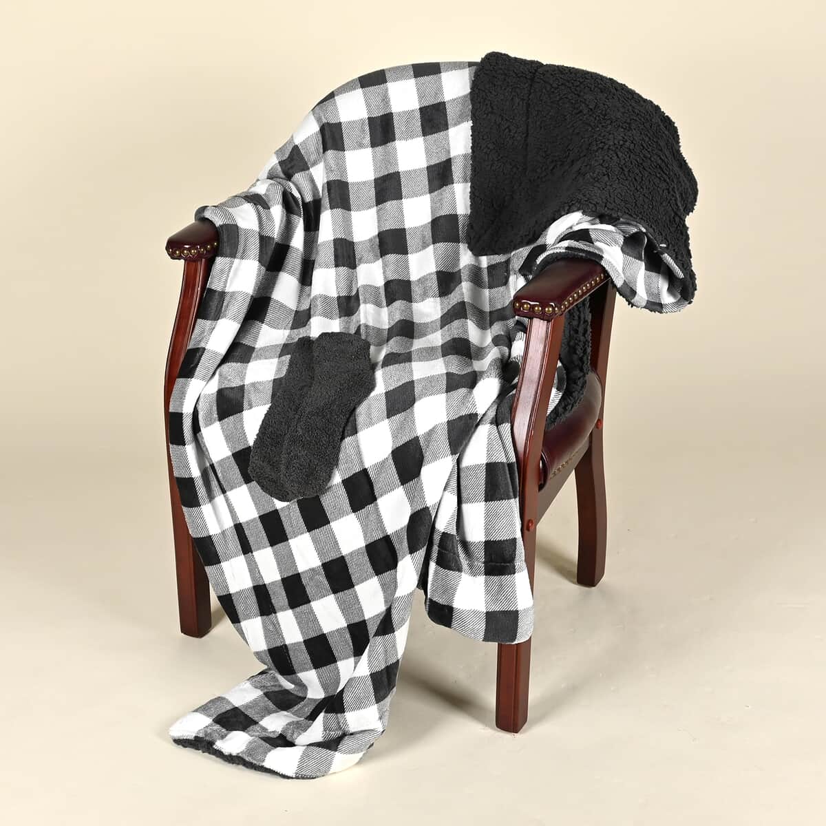 Gray Checker Berber Throw and Socks Set (50"x60") image number 1