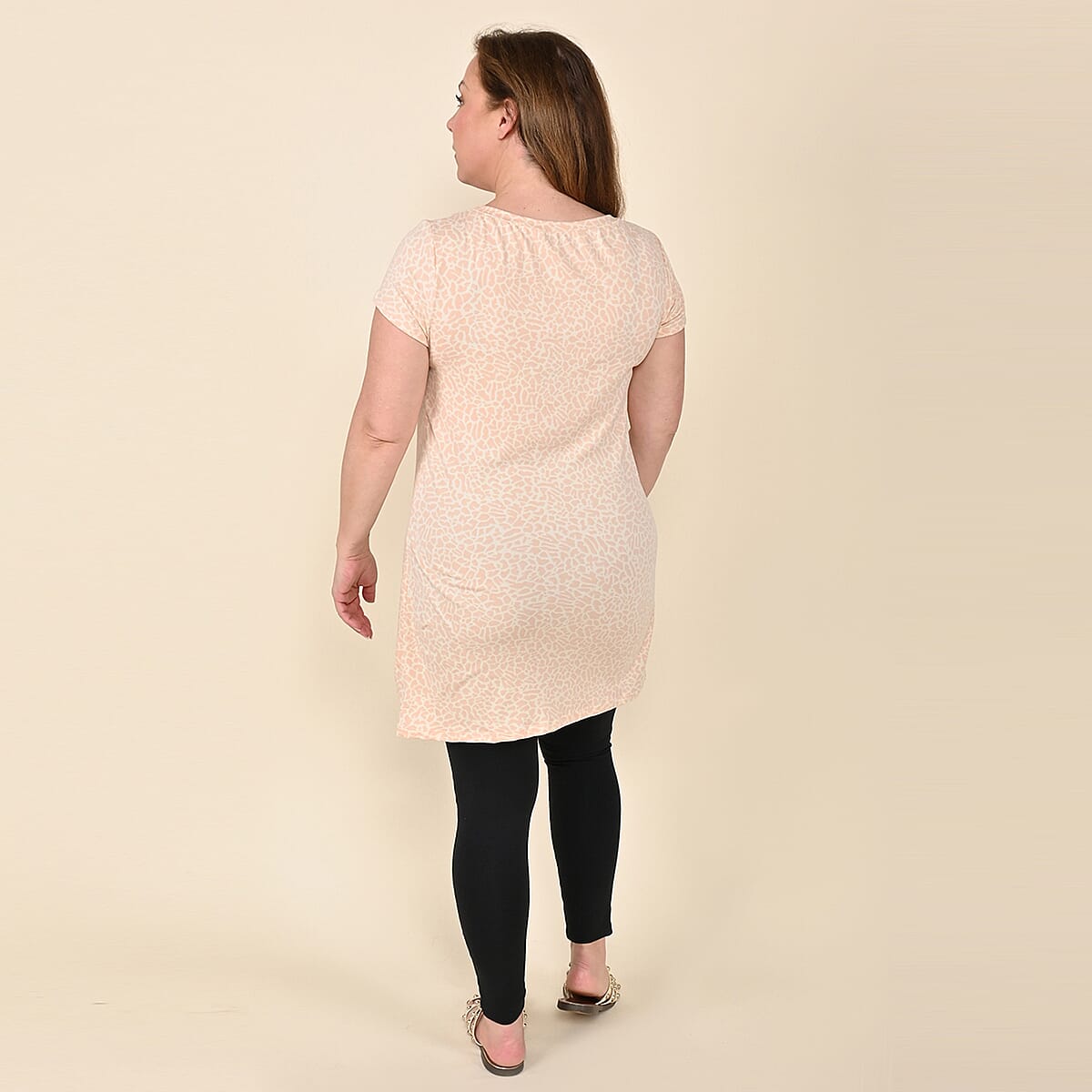 Tamsy Blush Giraffe Brushed Microfiber Tunic Sleep Shirt - S image number 1
