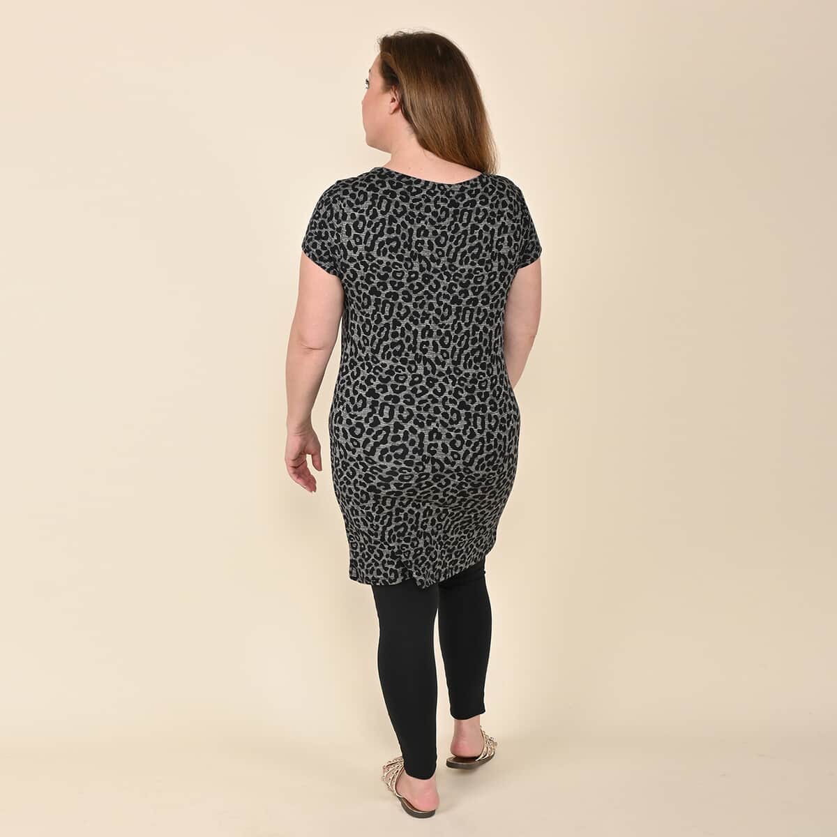 Tamsy Gray Leopard Brushed Microfiber Tunic Sleep Shirt - M image number 1