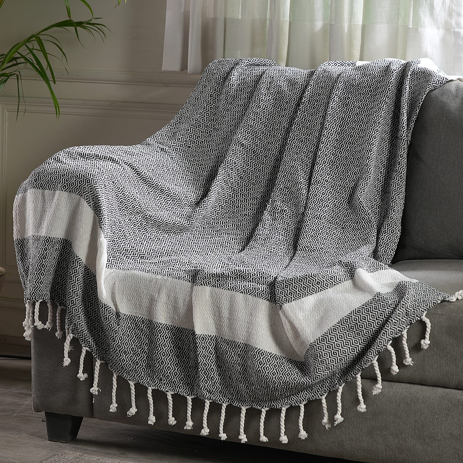 Black Zig Zag Pattern Cotton Woven Throw Blanket