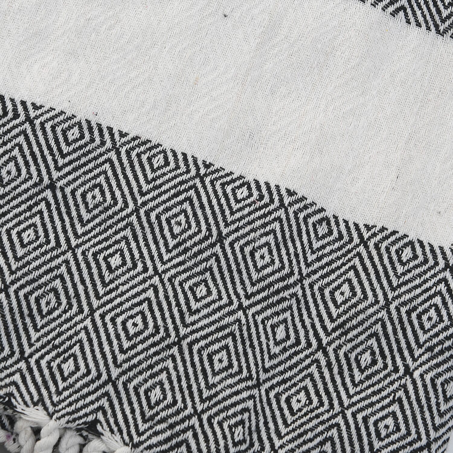 Black Diamond Pattern Cotton Woven Throw Blanket