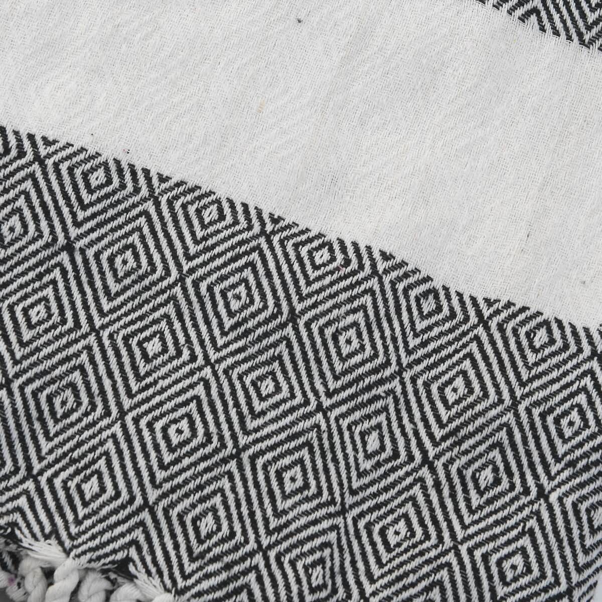 Black Diamond Pattern Cotton Woven Throw Blanket image number 3