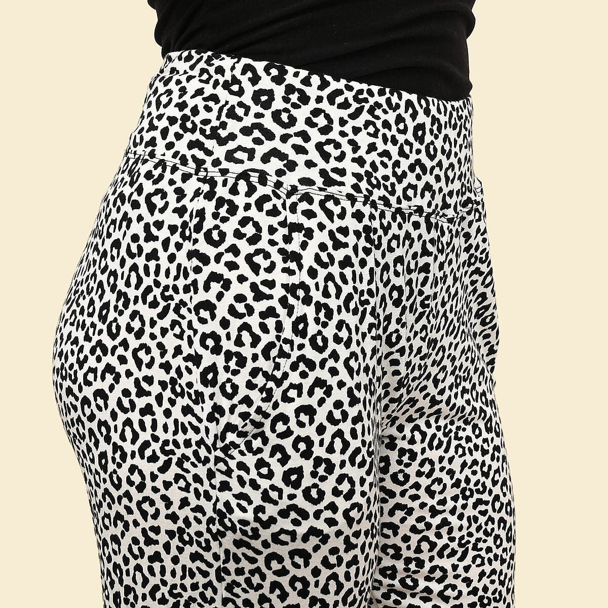 Tamsy Snow Leopard Jogger Pant with Pockets - M image number 3