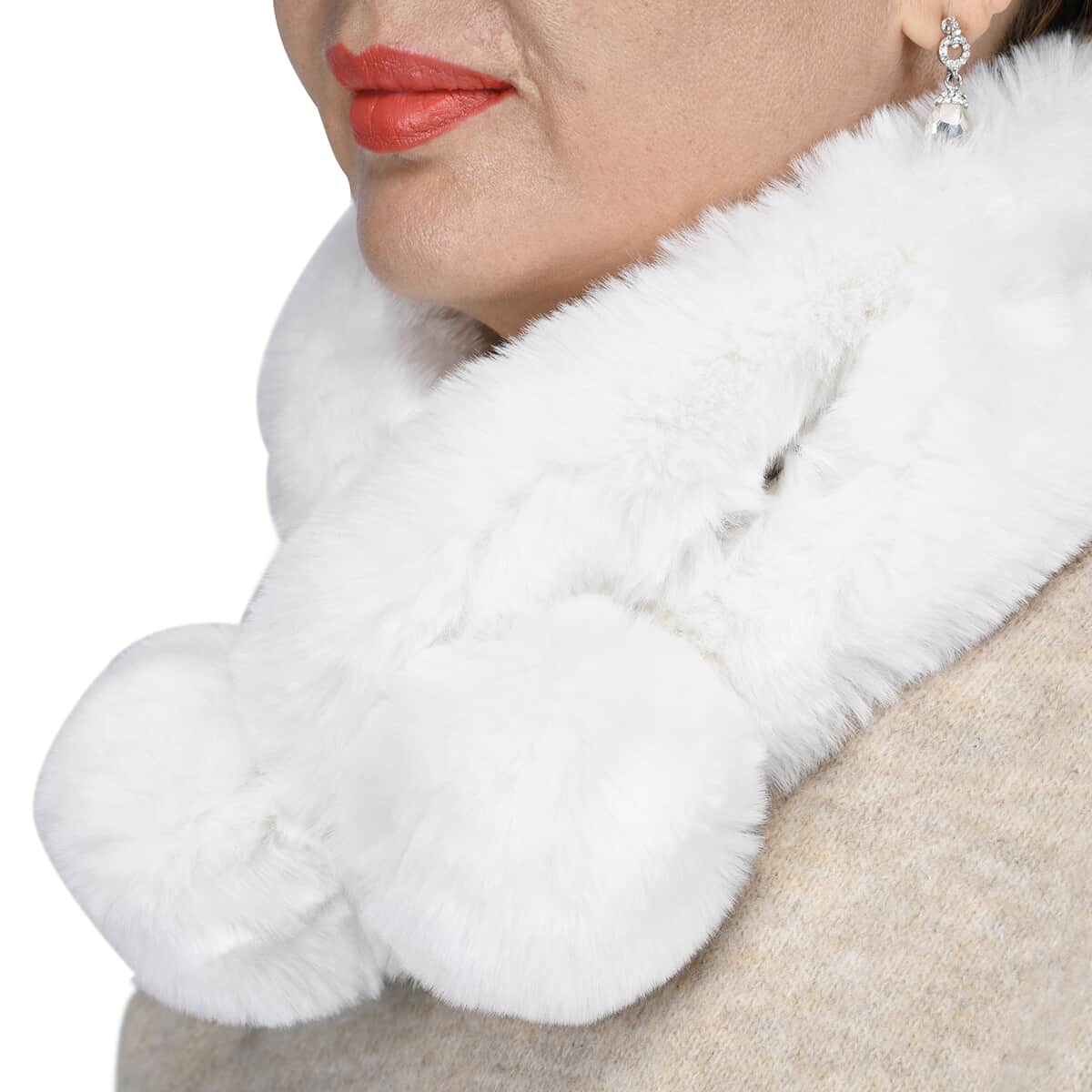 Passage White Faux Fur Polyester Scarf image number 1