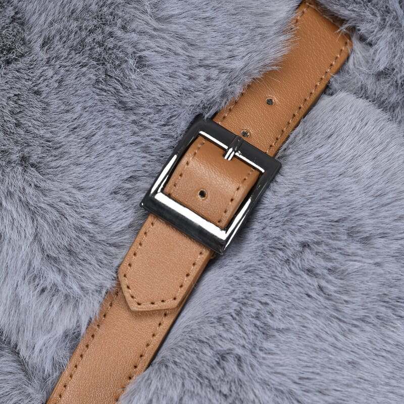 Hong Kong Closeout Gray Faux Fur Polyester Scarf with Buckle