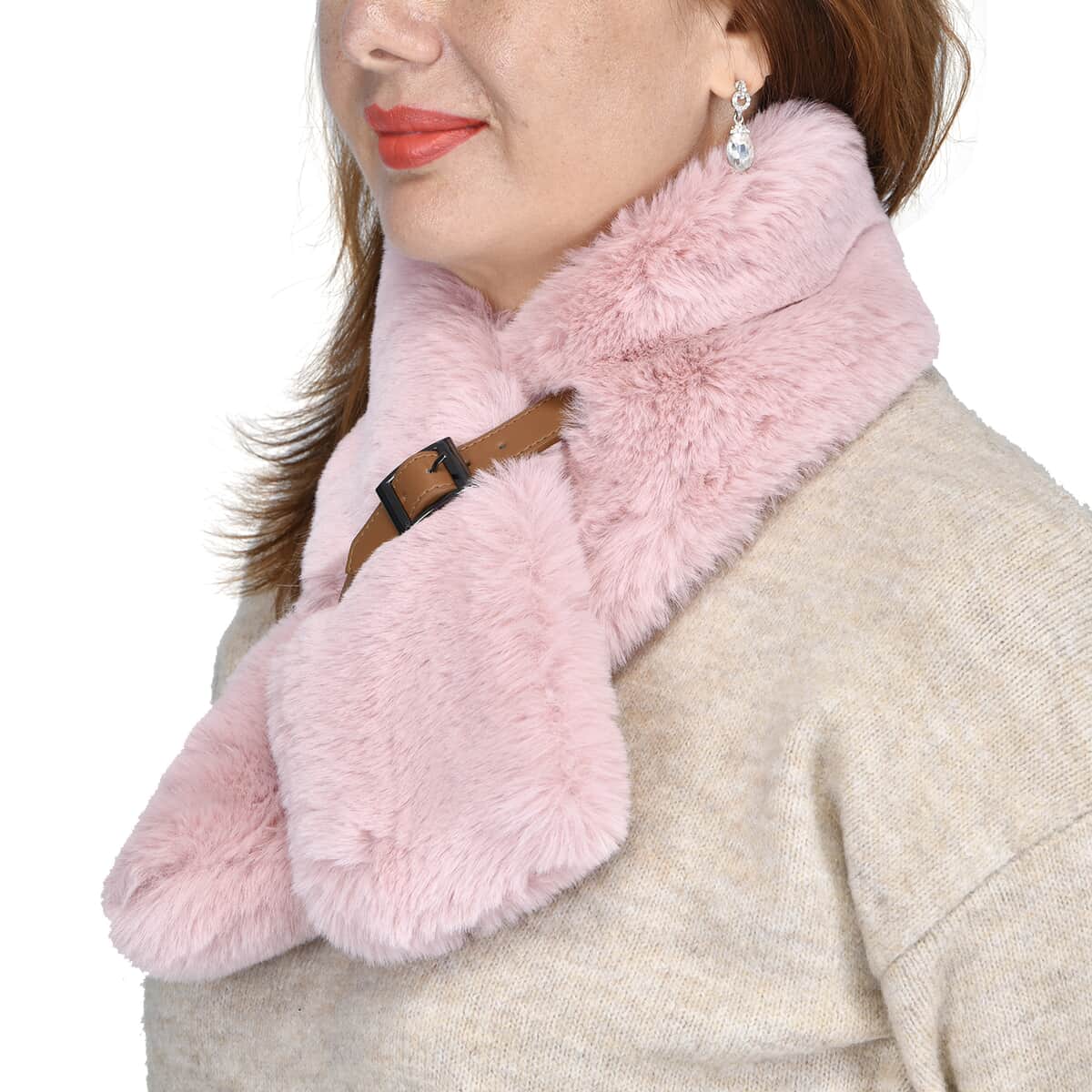 Hong Kong Closeout Pink Faux Fur Polyester Scarf with Buckle image number 1