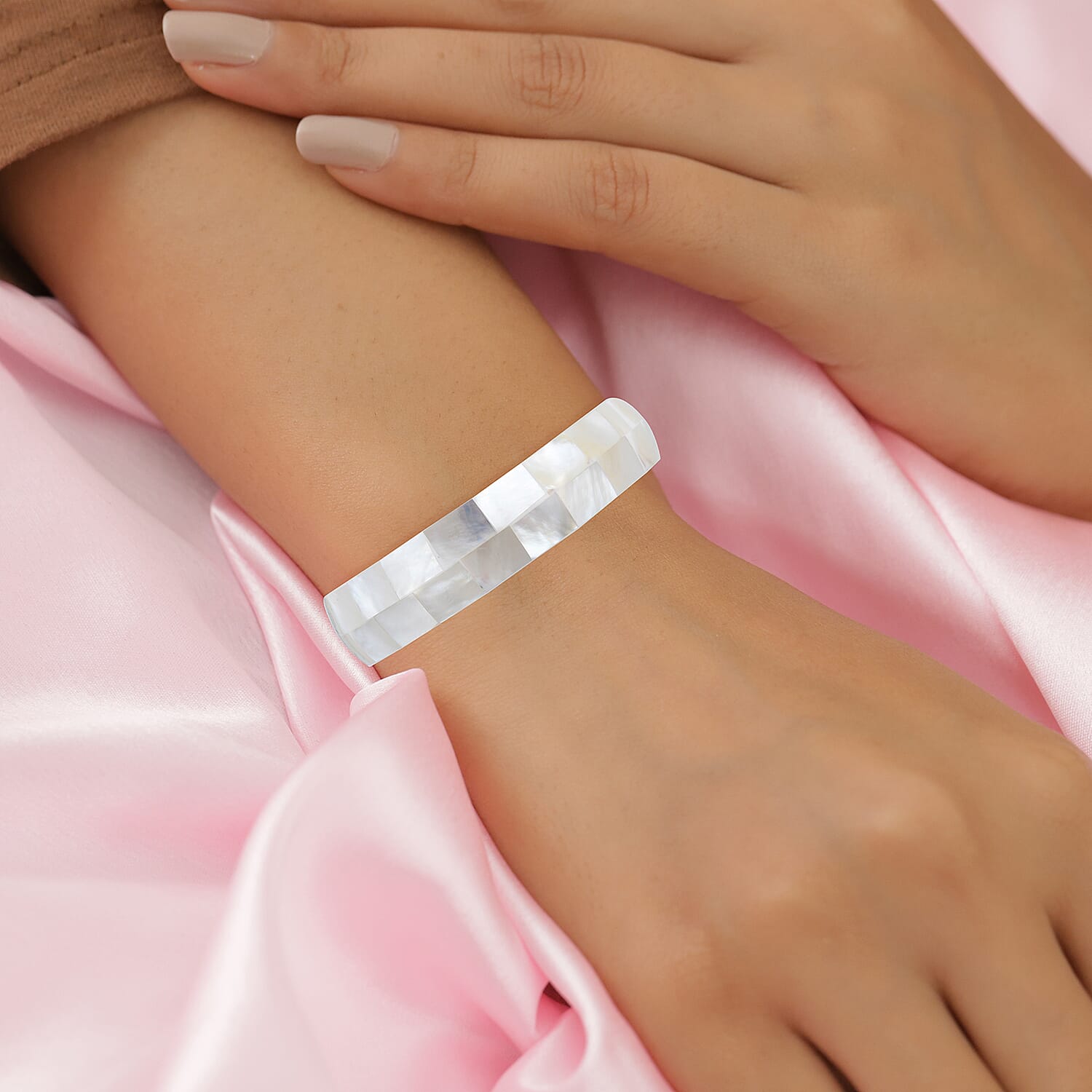 Mother of Pearl Inlay Bangle Bracelet with White Resin (8.50 in)