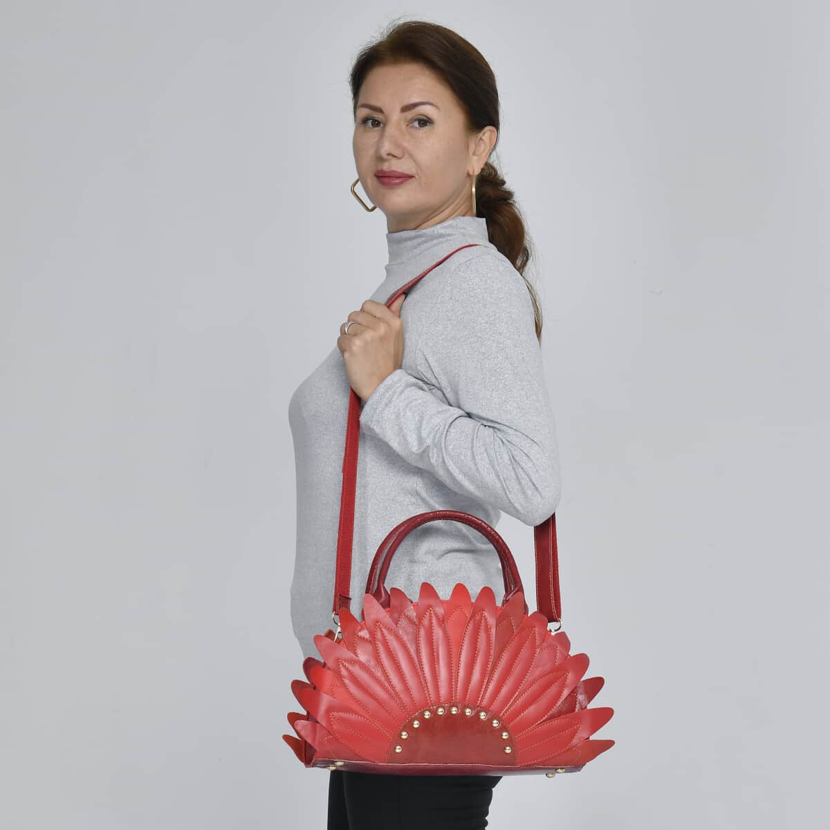 CHAOS By Elsie Red Solid Genuine Leather Flower-shaped Tote Bag with Handle Drop and Shoulder Strap image number 1