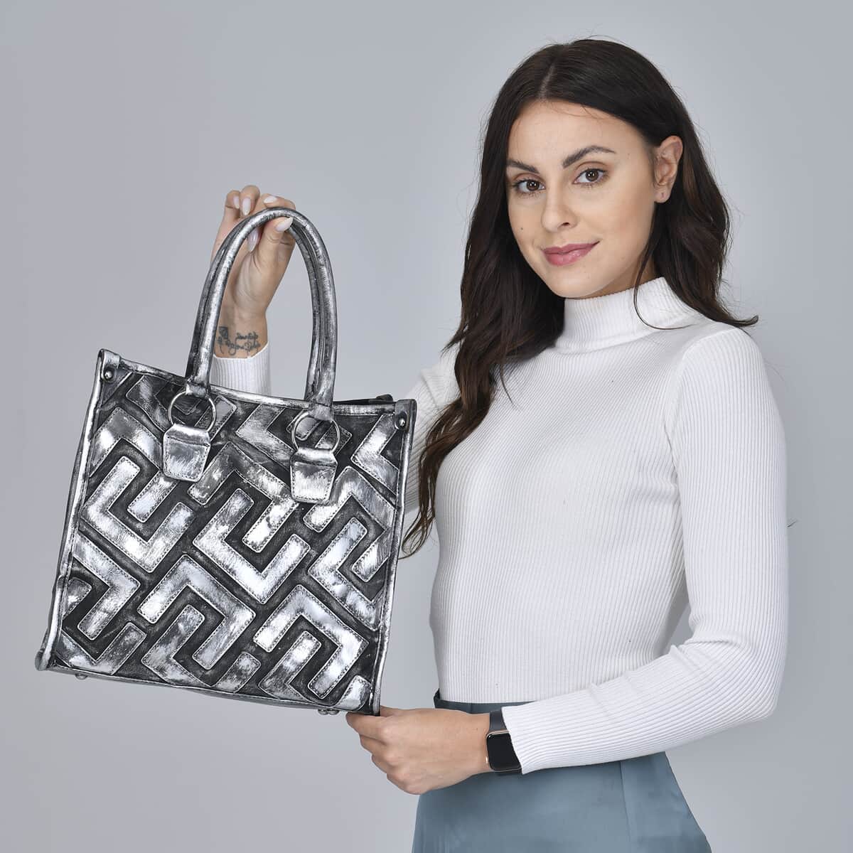 CHAOS BY ELSIE Silver and Black Color Fret Pattern Genuine Leather Convertible Tote Bag with Handle and Shoulder Strap image number 2
