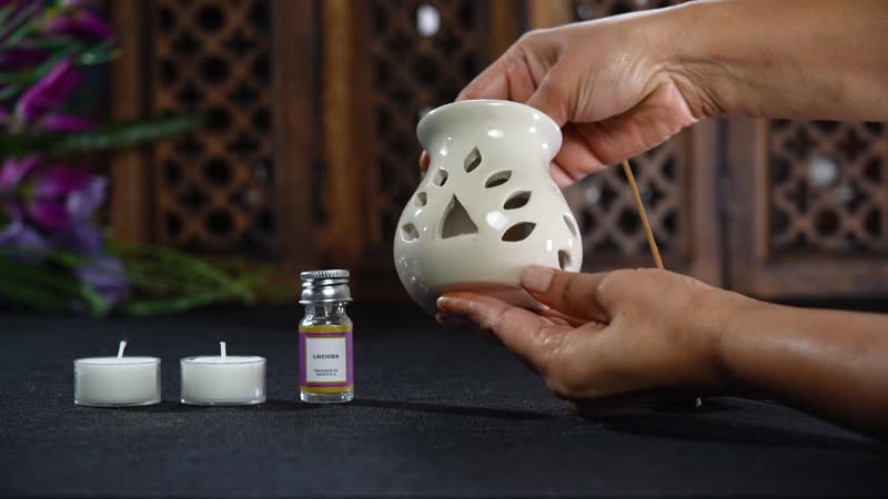 FRAGRANCE GIFT SET BOX - Aroma Lamp, 2pc Tea Light, Lavender Fragrance Oil, Incense Sticks and holder (8"x3"x7")