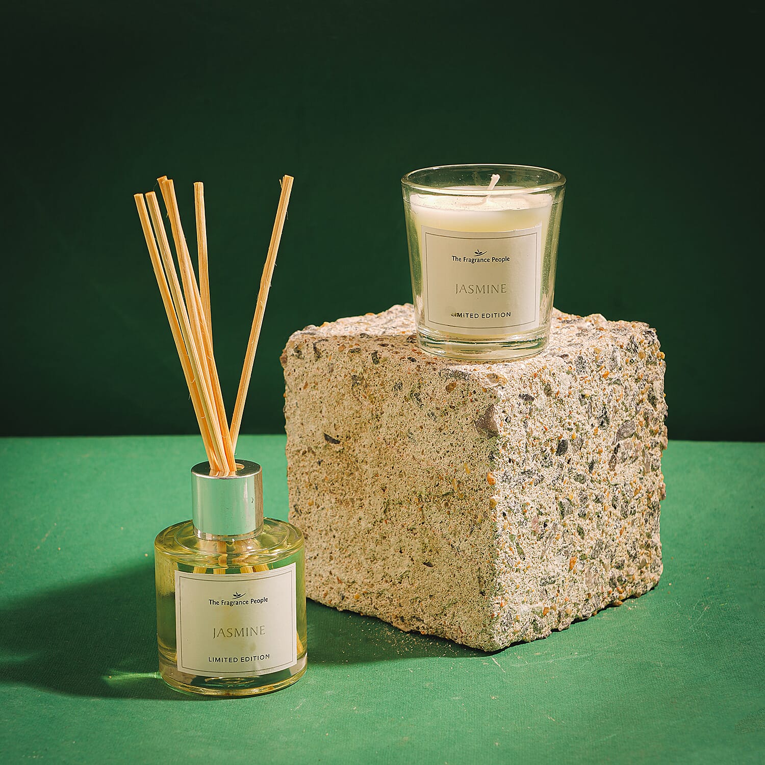 Jasmine- FRAGRANCE GIFT SET BOX - 50 ml Diffuser Oil, 5 Reeds and 1 Votive Candle