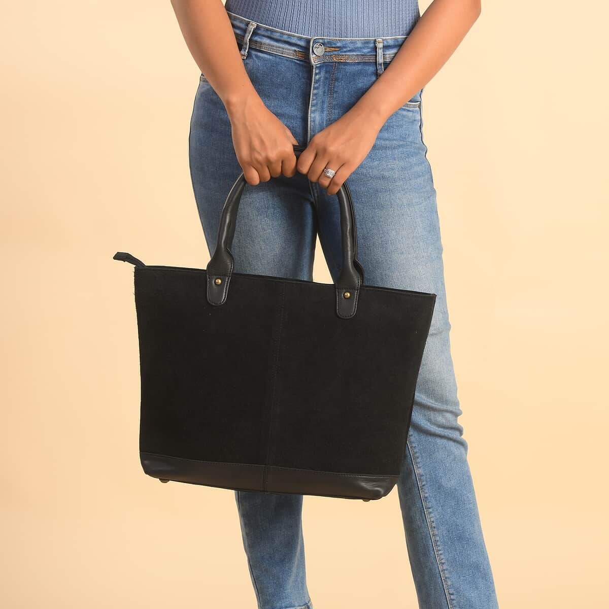 Black Genuine Leather Shoulder Bag (16.53x3.54x11.81) with Adjustable Shoulder Strap image number 1