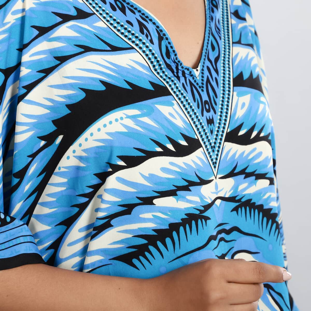 TAMSY Blue Tiger Screen Printed Mid Short Kaftan - One Size Fits Most (36"x41") image number 6