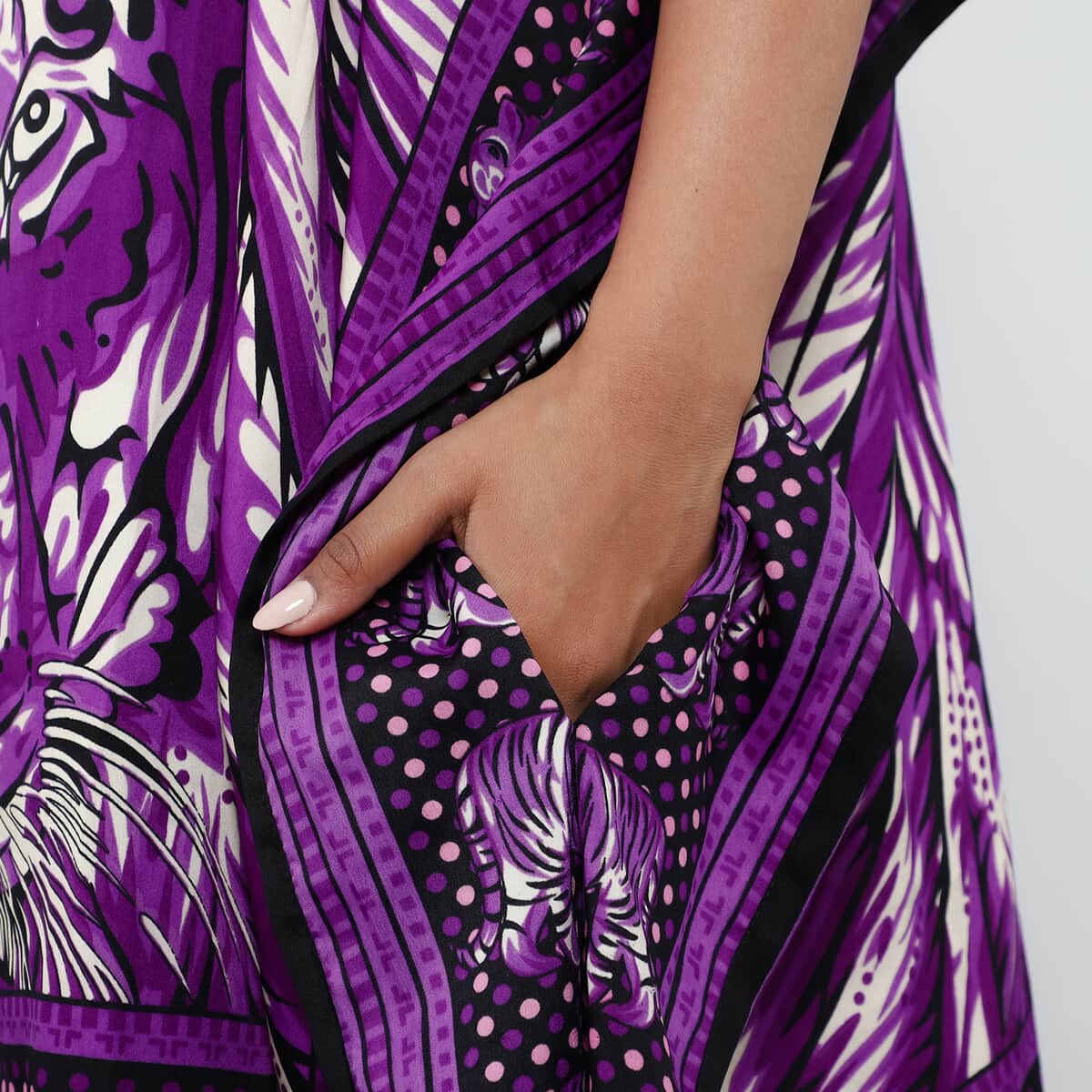 Tiger Print Knee-Length Kaftan image number 5