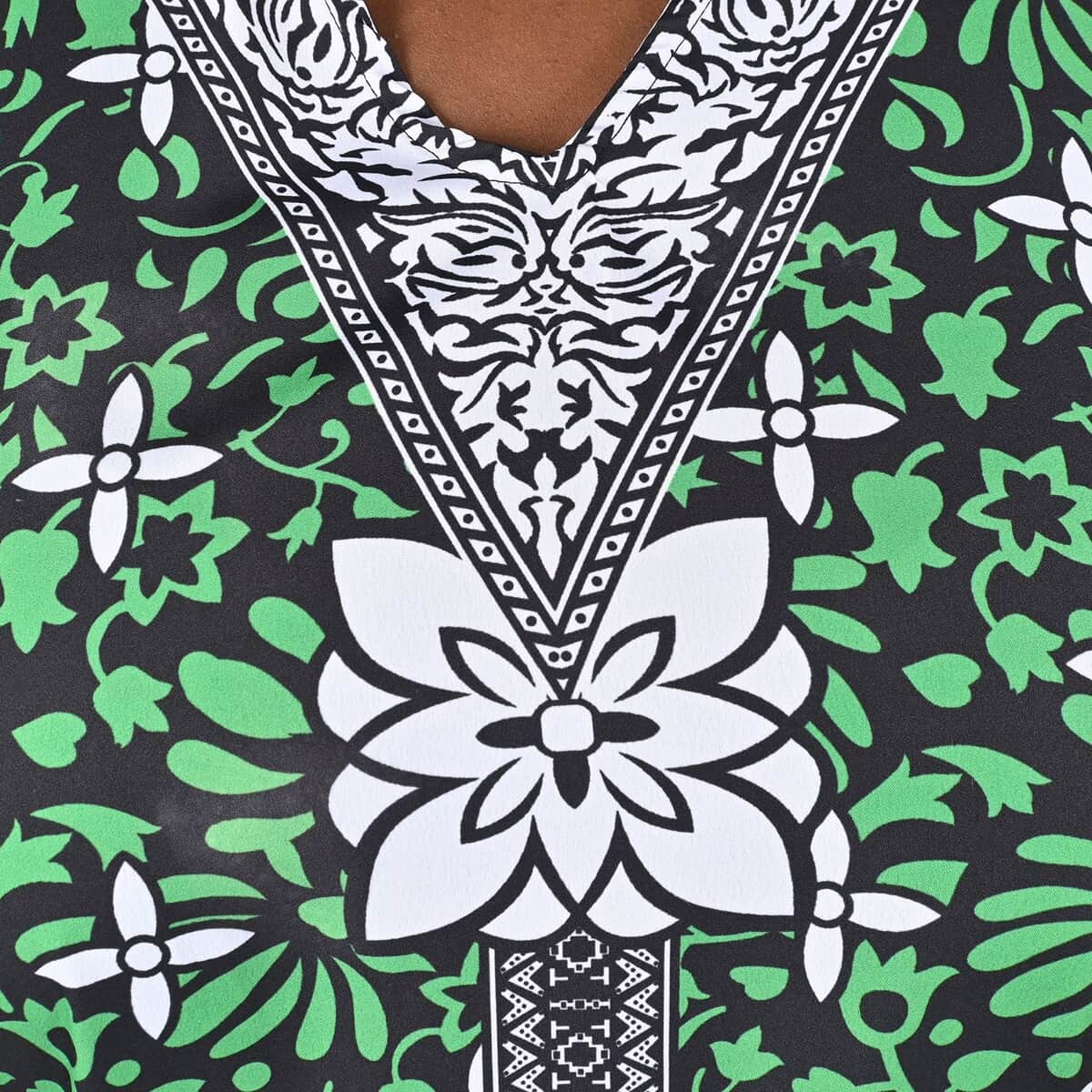 TAMSY Green Paisley Elephant Screen Printed Short Kaftan - One Size Fits Most (36"x41") image number 3