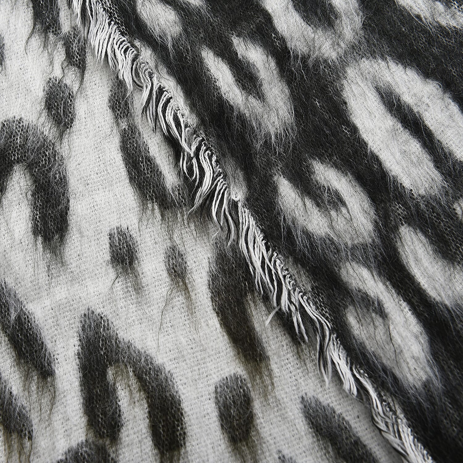 Black and White Leopard Pattern Scarf 