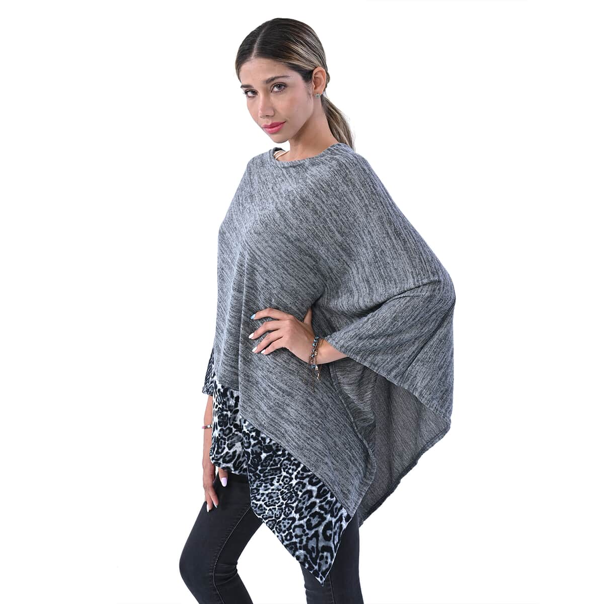 Passage Gray with Gray Leopard Print Pattern Border Knit Poncho image number 2