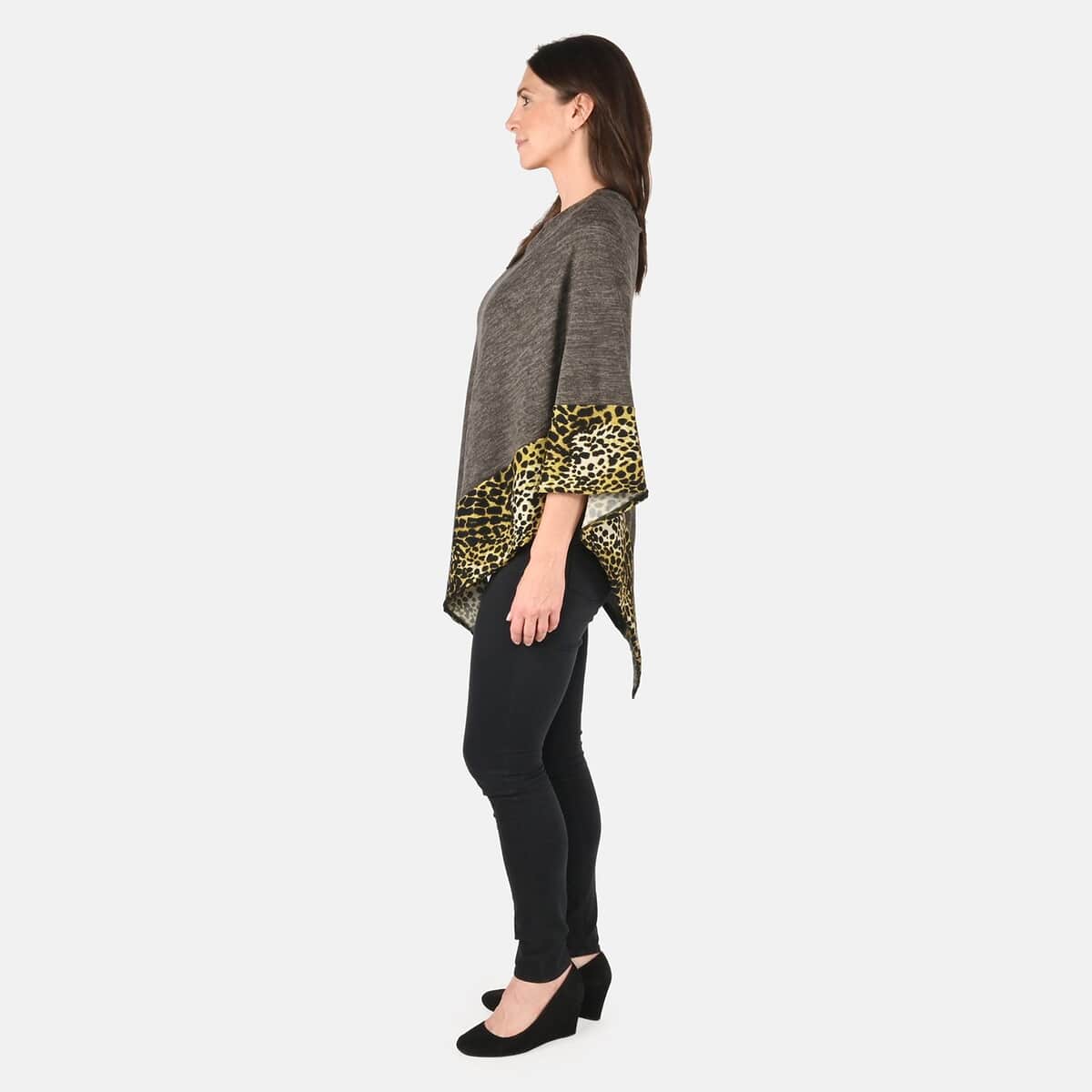 Passage Sage Green with Yellow Leopard Print Pattern Border Knit Poncho image number 2