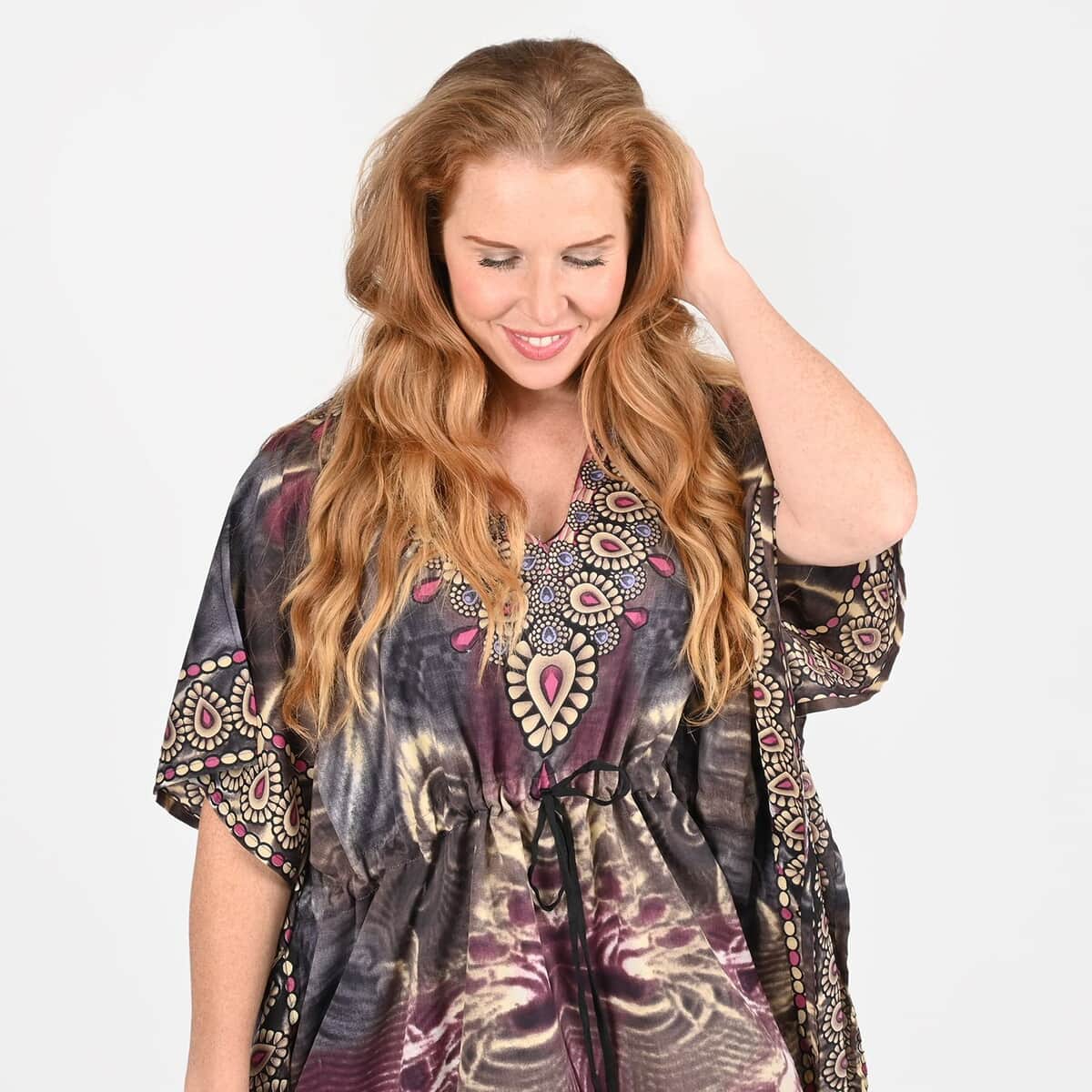 TAMSY Green Fantasy Print 100% Polyester V-neck Kaftan with Pockets - One Size Fits Most (36"x41") image number 3