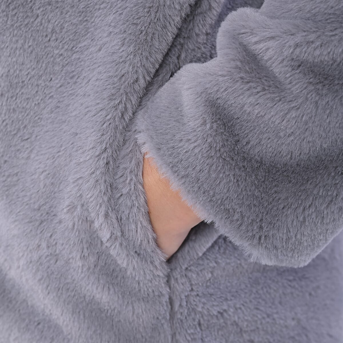 Passage Solid Light Gray Faux Fur Oversized Coat For women - M image number 5