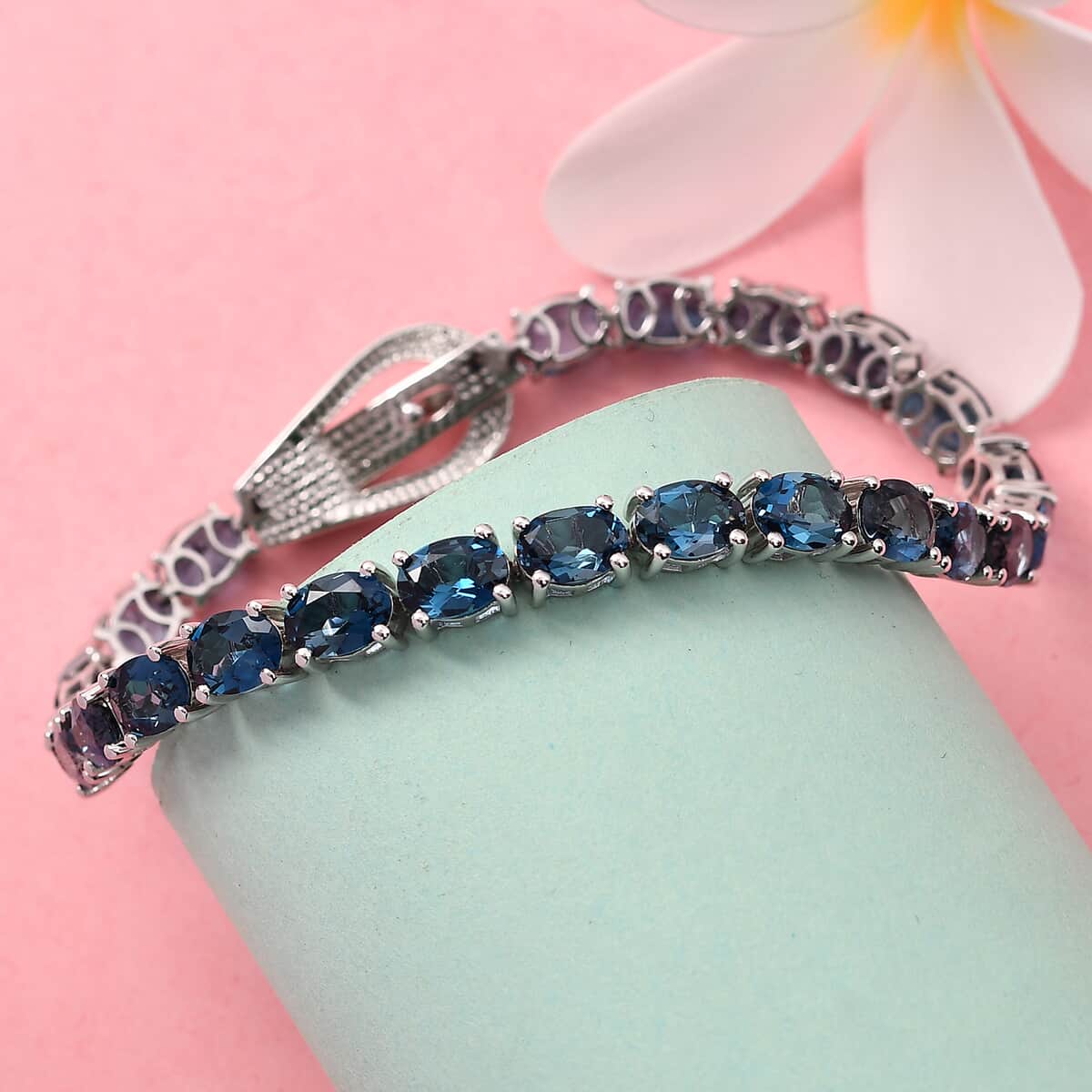 London Blue Topaz Tennis Bracelet in Platinum Over Sterling Silver (7.25 In) 13 Grams 19.00 ctw image number 1