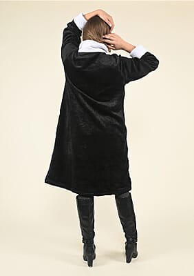Passage Black 100% Polyester Robe with Faux Fur Trim- One Size Missy