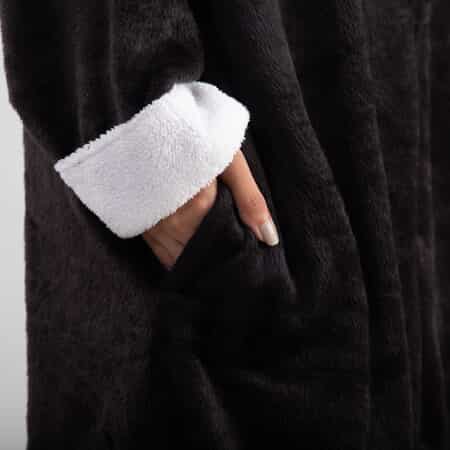 PASSAGE Black 100% Polyester Robe with Faux Fur Trim- One Size Missy image number 4