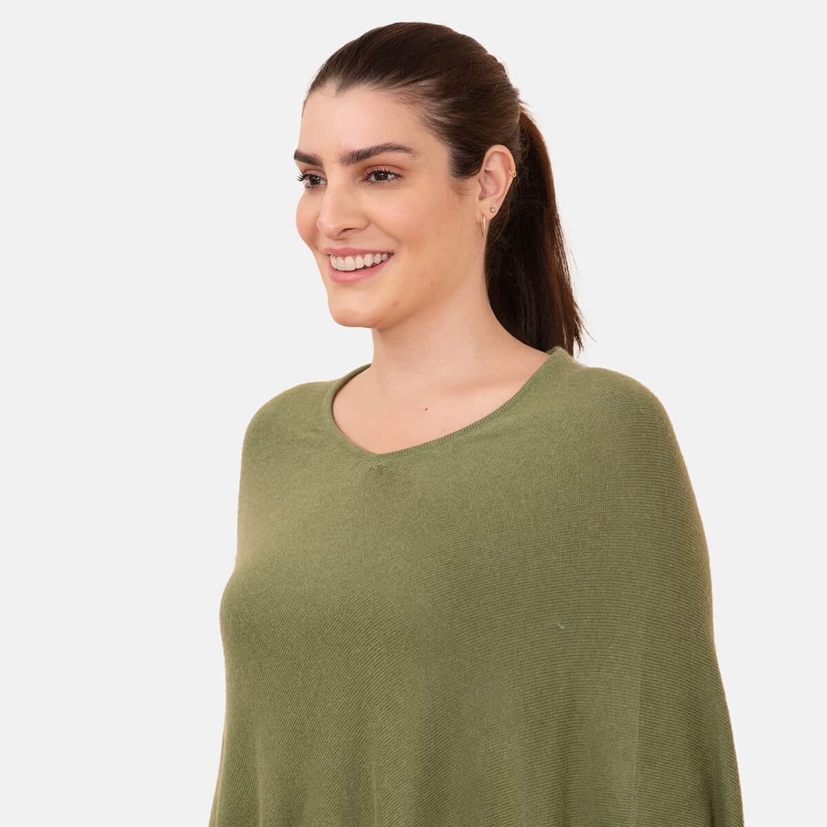 100% Cashmere Designer LA MAREY Olive Green Poncho - One Size Fits Most image number 5