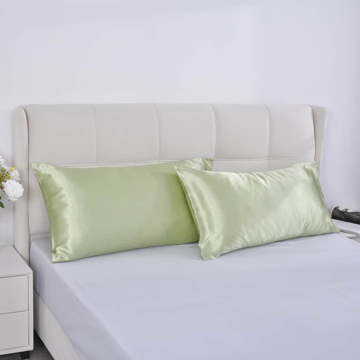 HOMESMART Set of 2 Light Green Luxury Satin Pillow Case (19.5"x29.5") image number 0