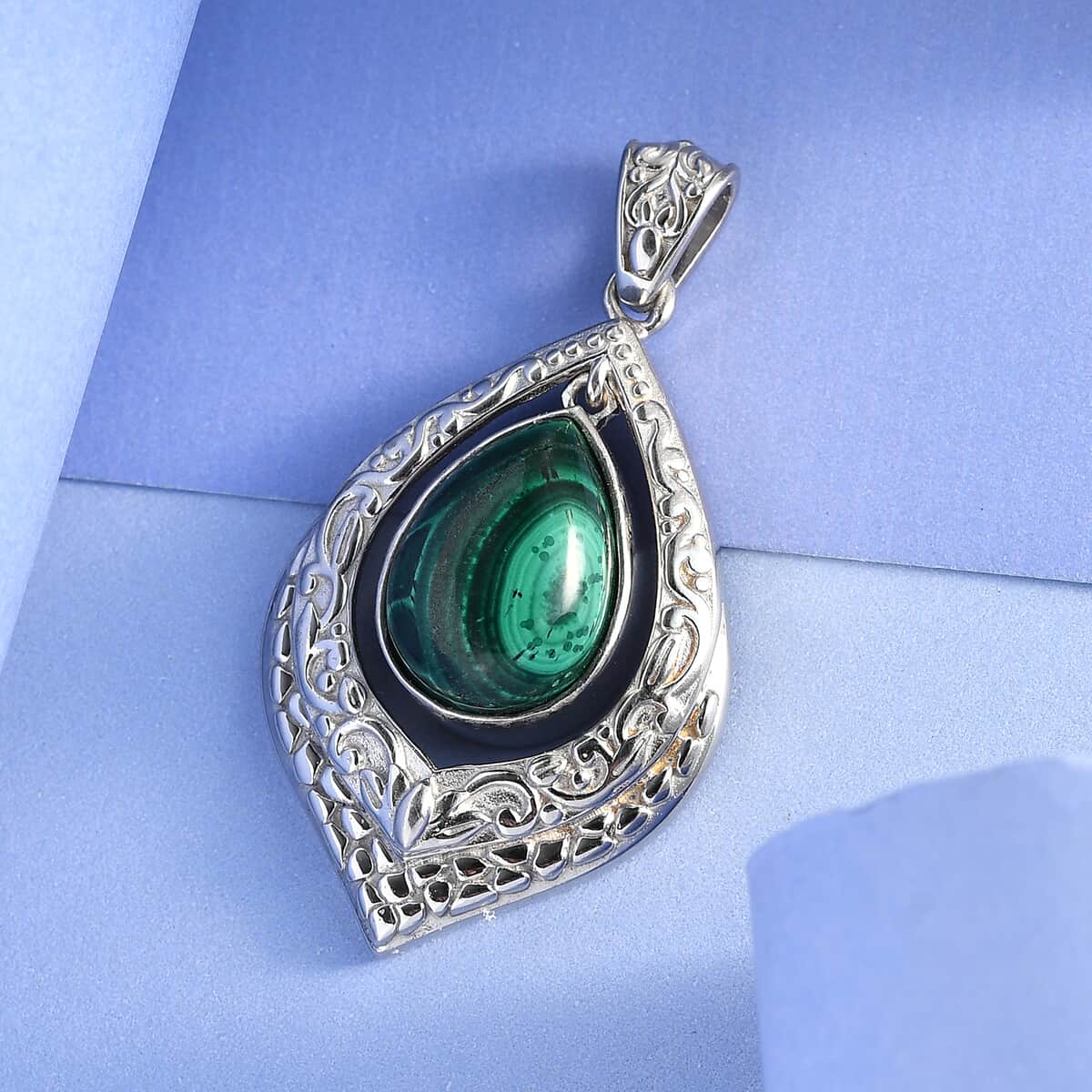 African Malachite Solitaire Pendant in Platinum Over Copper with Magnet 7.40 ctw image number 1