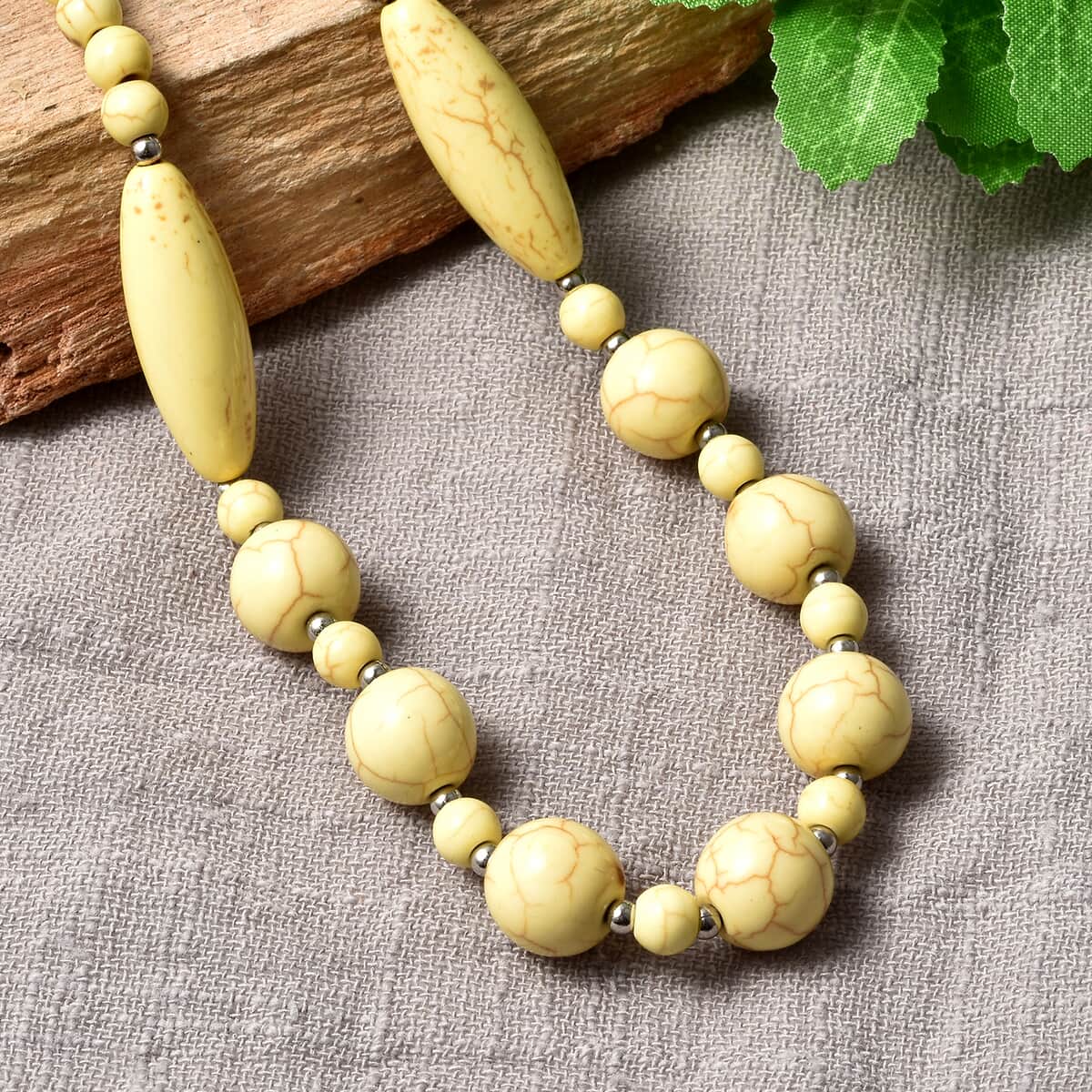Freshened Yellow Howlite and Resin Beaded Necklace 18-20 Inches in Stainless Steel 165.50 ctw image number 1