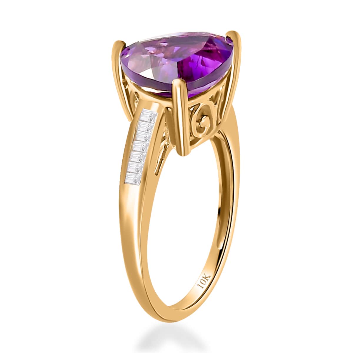 Luxoro 10K Yellow Gold AAA Moroccan Amethyst and Diamond Ring (Size 7.0) 3.50 ctw image number 3