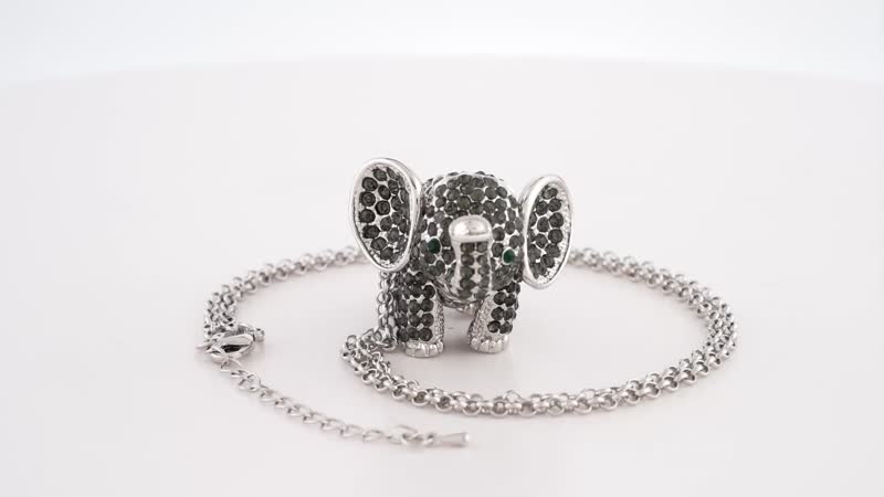 Gray and Green Austrian Crystal Elephant Pendant Necklace 24 Inches in Silvertone