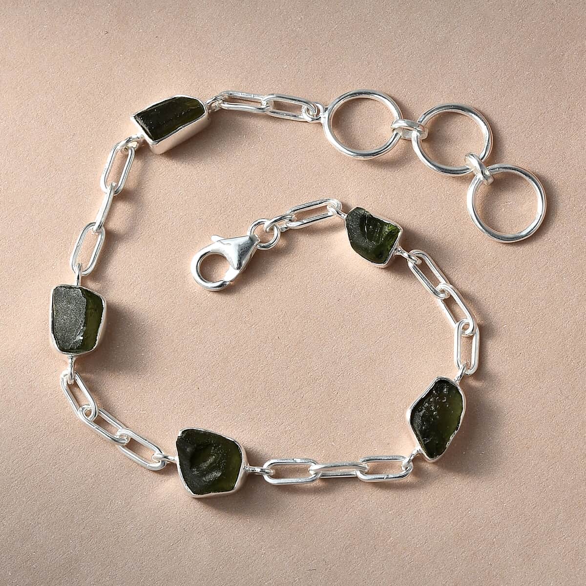 Artisan Crafted Rough Cut Bohemian Moldavite Paper Clip Chain Bracelet in Sterling Silver (6.50-8.50In) 8.65 ctw image number 1