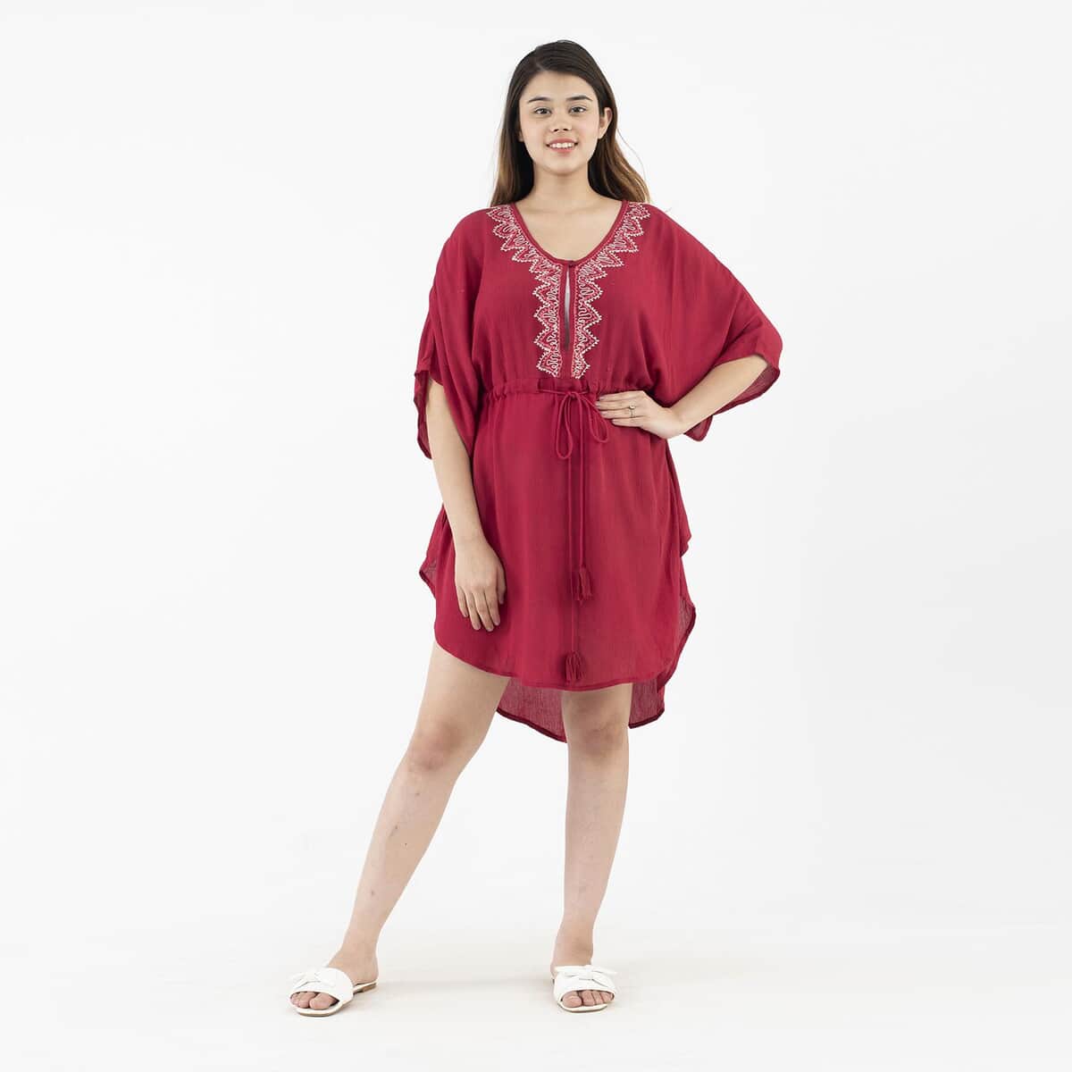 Tamsy Red Embroidered Kaftan with Keyhole Neck & Doori with Tassels - One Size Fits Most image number 0