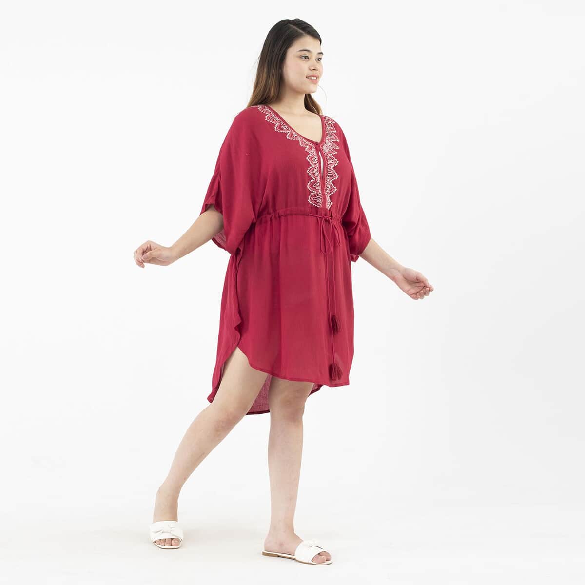 Tamsy Red Embroidered Kaftan with Keyhole Neck & Doori with Tassels - One Size Fits Most image number 2