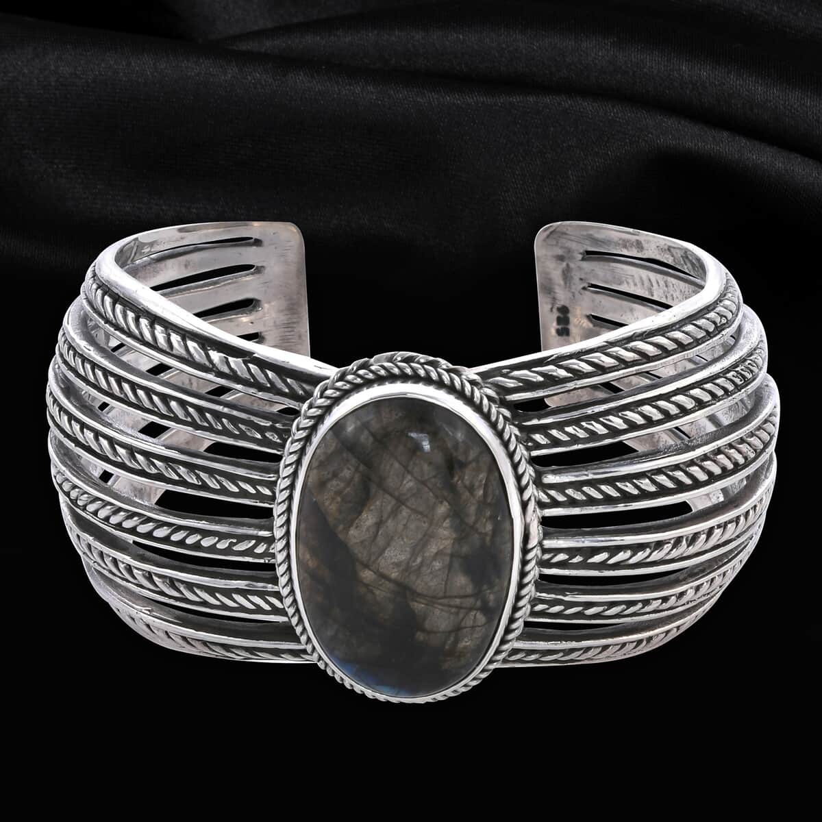 BALI LEGACY Malagasy Labradorite Cuff Bracelet in Sterling Silver (7.25 In) 46.75 Grams 33.75 ctw image number 1