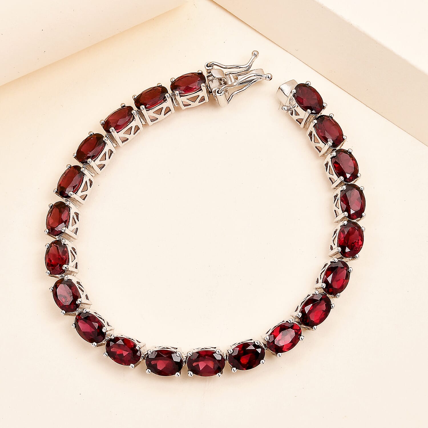 Orissa Rhodolite Garnet Tennis Bracelet in Platinum Over Sterling Silver (8.00 In) 11.70 Grams 24.65 ctw