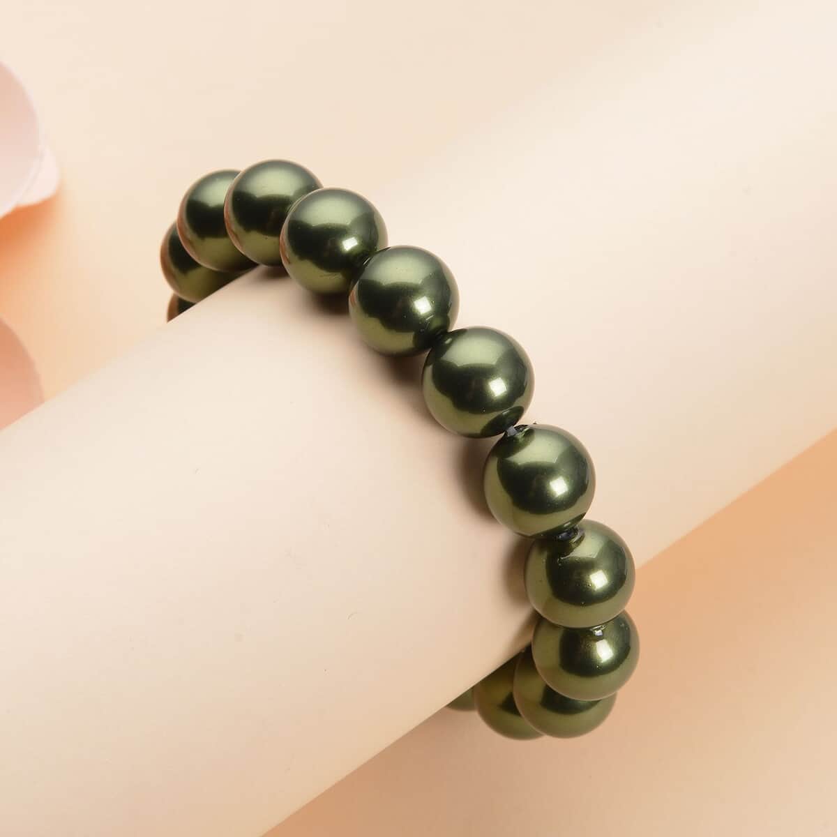 Green Shell Pearl Beaded Stretch Bracelet image number 1