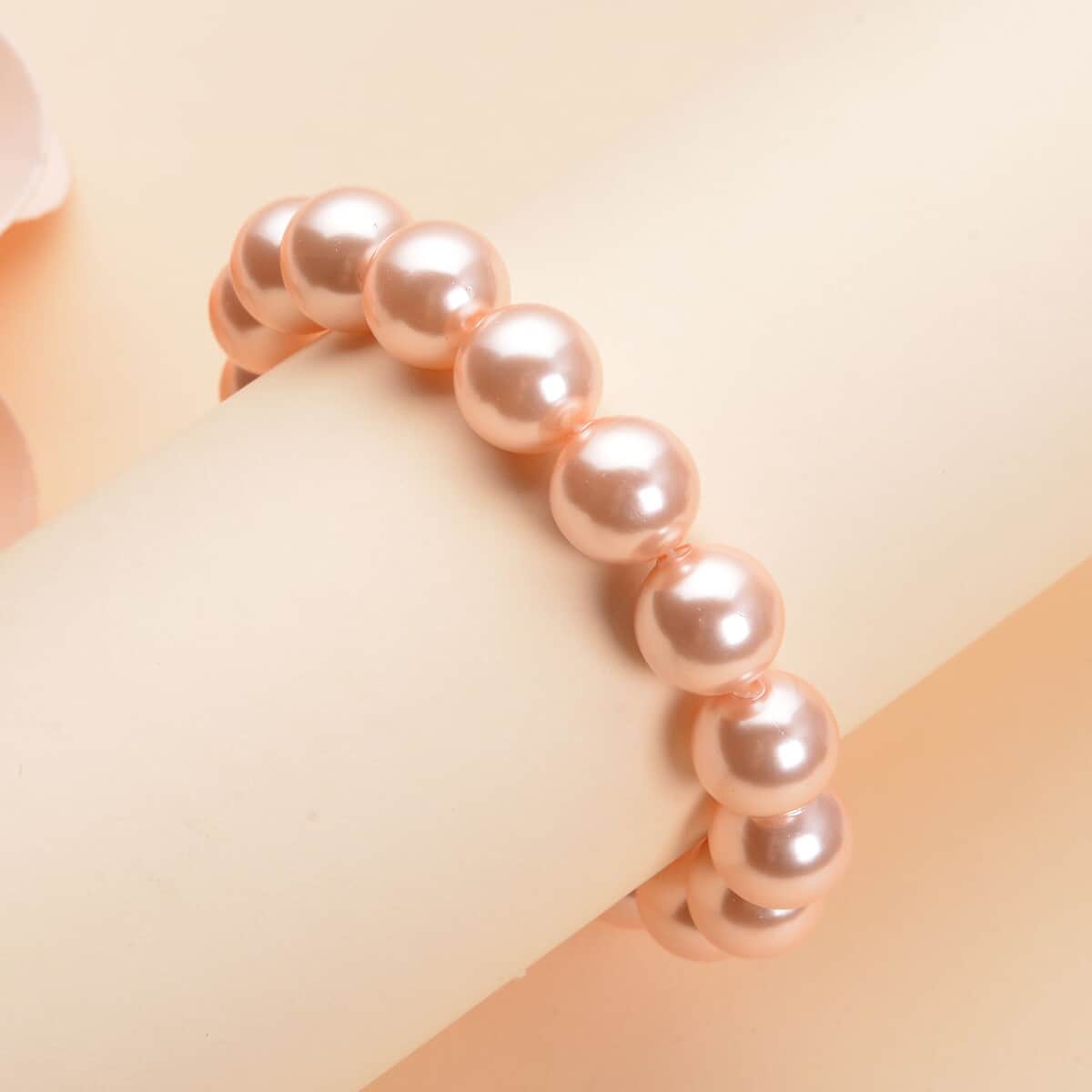 Peach Shell Pearl Beaded Stretch Bracelet image number 1