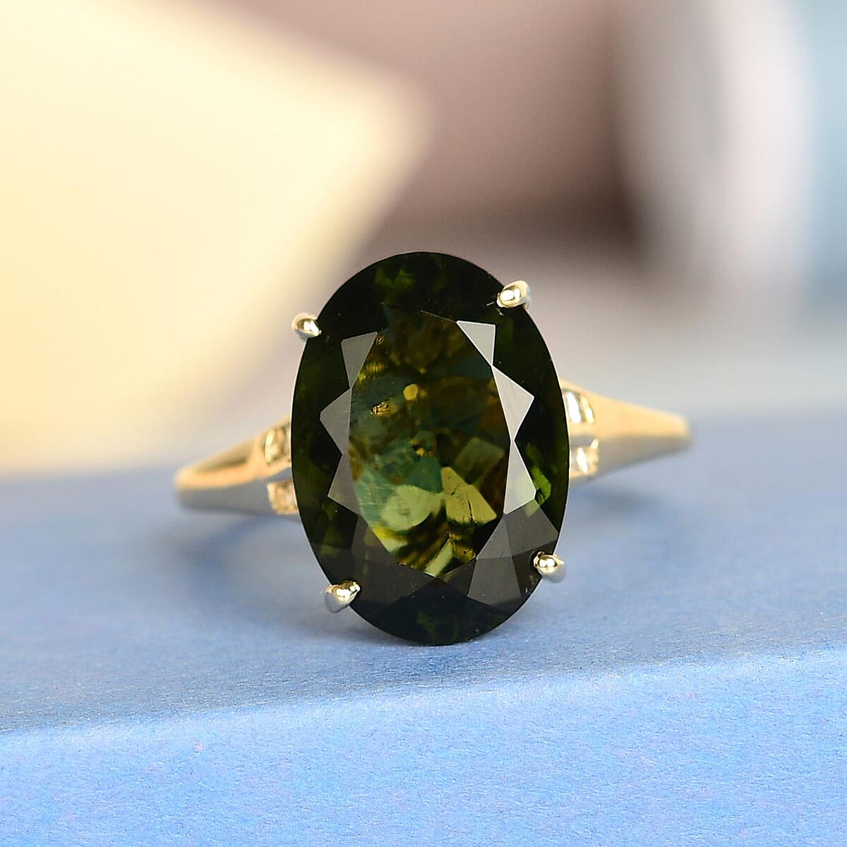 Luxoro 10K Yellow Gold AAA Bohemian Moldavite and Diamond Ring (Size 9.0) 5.00 ctw image number 1