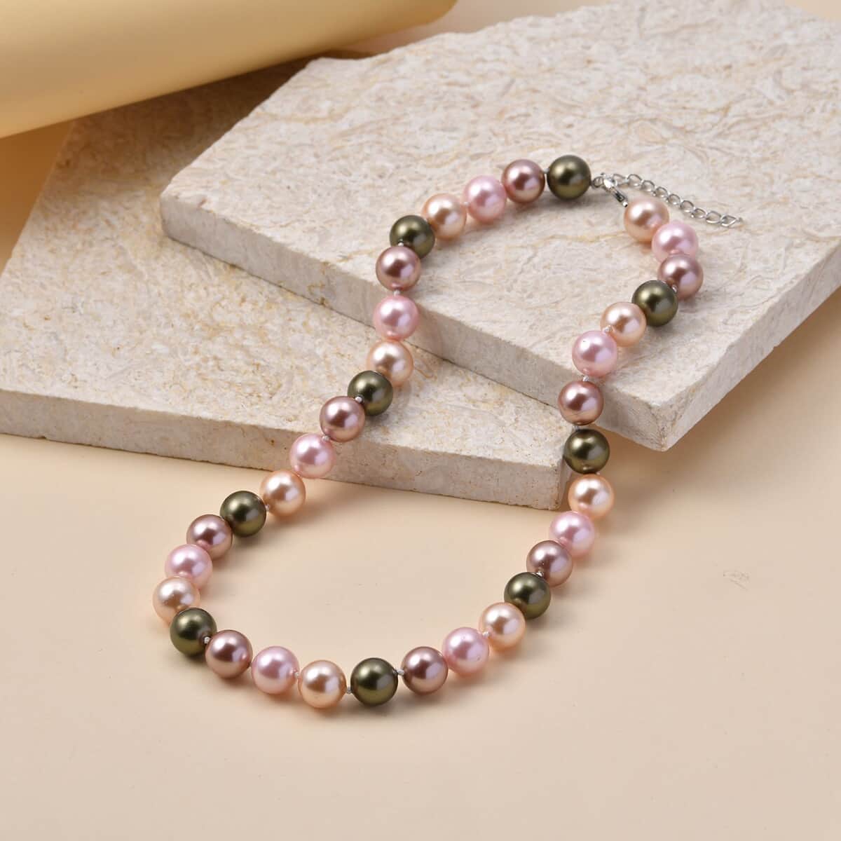Multi Color Shell Pearl Beaded Necklace 18-20 Inches in Silvertone image number 1