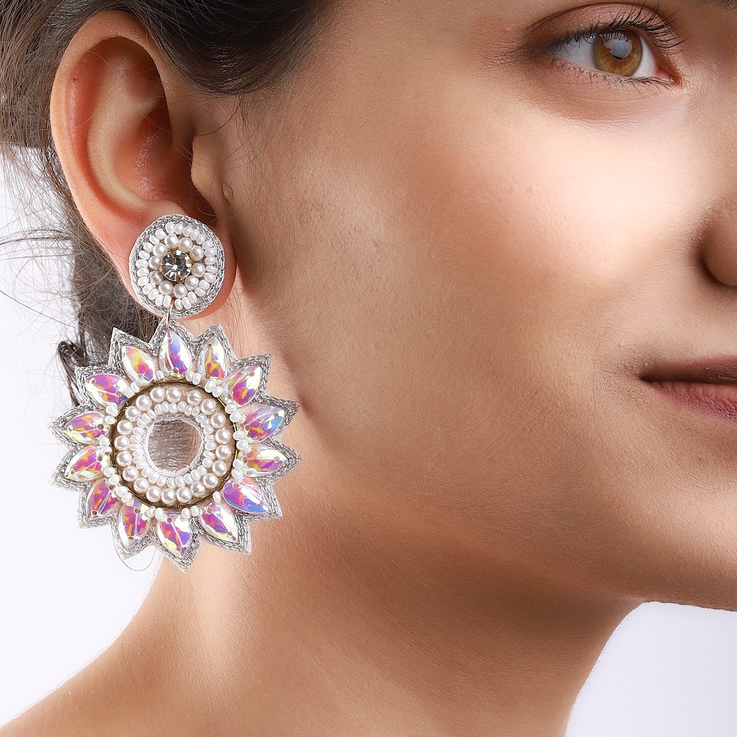 Handcrafted White Seed Beaded Floral Design Earrings in Goldtone