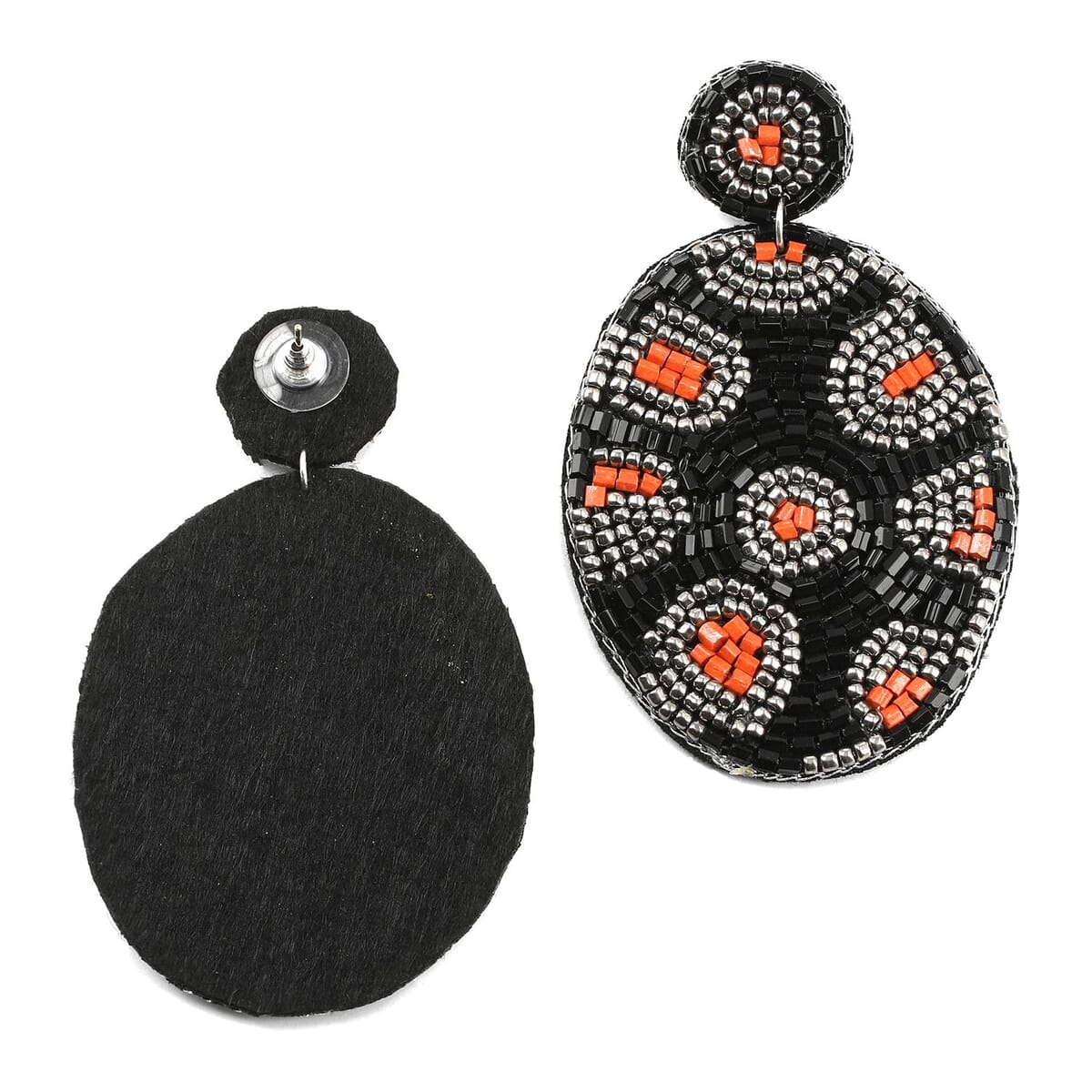 Handcrafted Black Seed Beaded Leopard Design Earrings in Silvertone image number 3