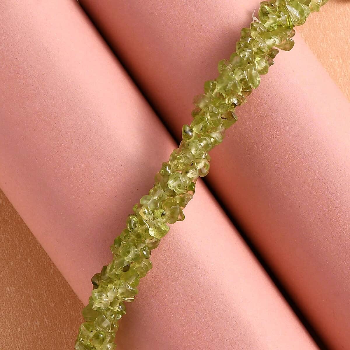 Peridot Chips Twisted Bracelet in Platinum Over Sterling Silver (7.25 In) 71.15 ctw image number 1