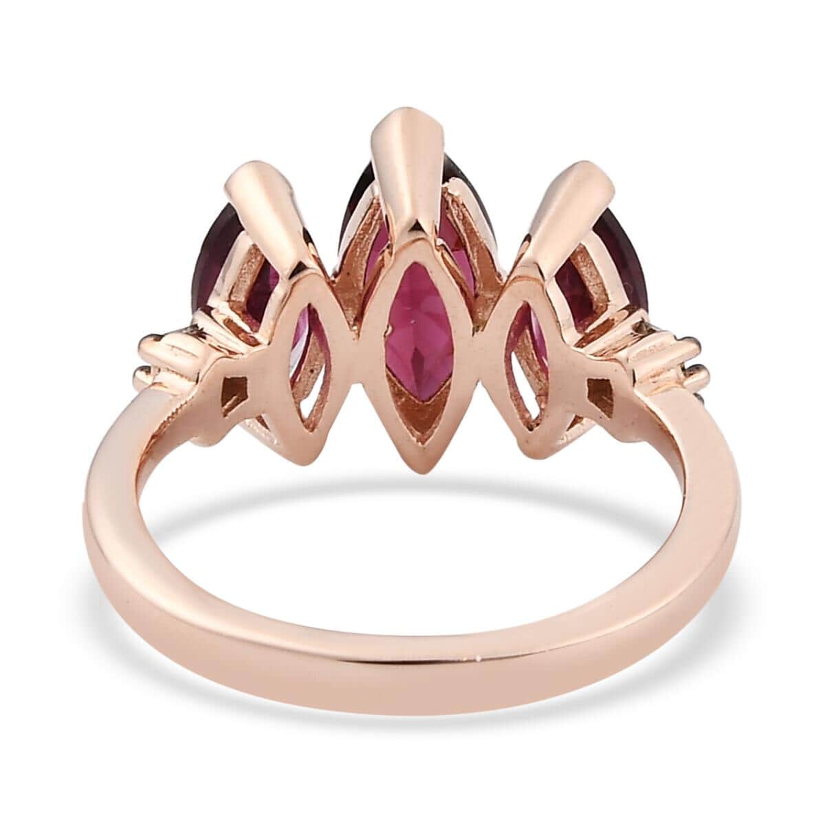 Orissa Rhodolite Garnet and Natural Champagne Diamond 3 Stone Ring in Vermeil Rose Gold Over Sterling Silver (Size 7.0) 2.50 ctw image number 4