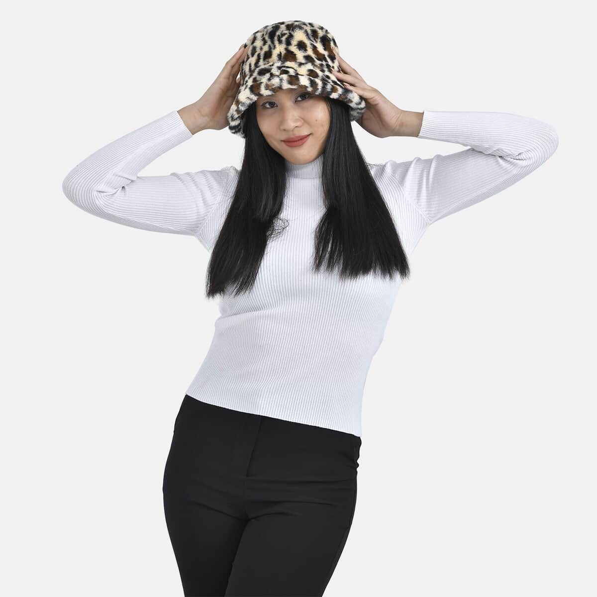 White Leopard Camo Faux Fur Bucket Hat for Women , Round Hat , Women Hat , Sun Hats image number 3