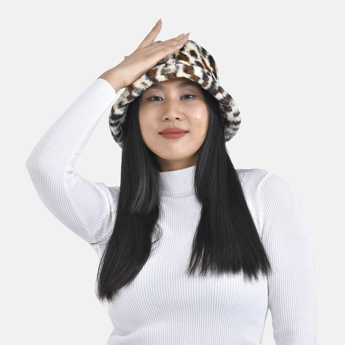 White Leopard Camo Faux Fur Bucket Hat for Women , Round Hat , Women Hat , Sun Hats image number 4