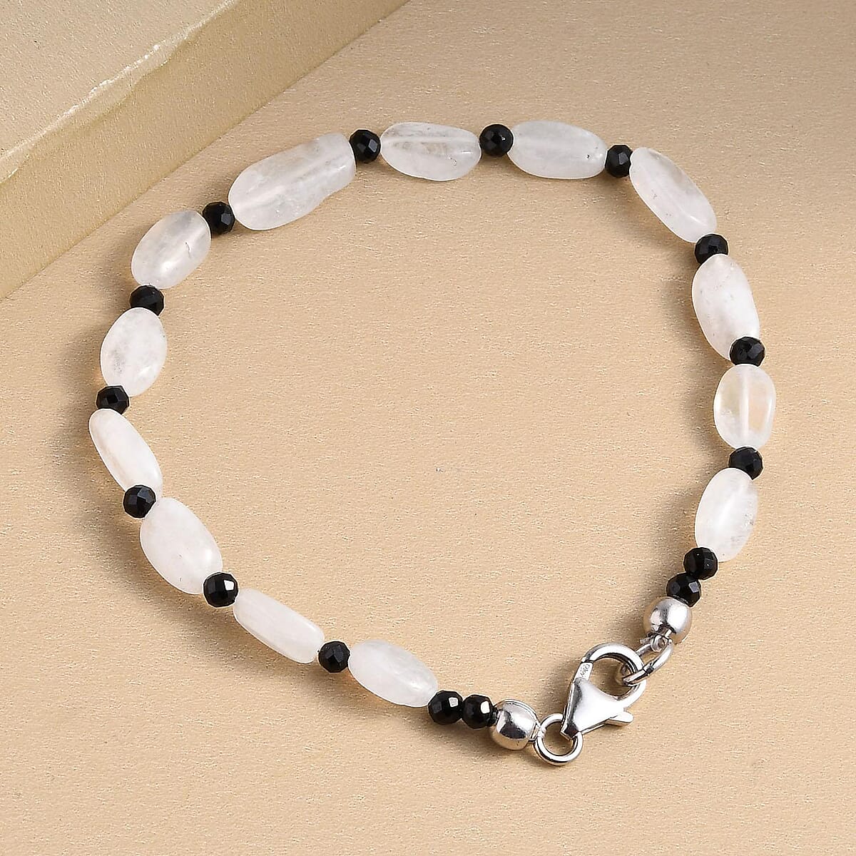 Rainbow Moonstone and Natural Thai Black Spinel Beaded Bracelet in Sterling Silver (7.25 In) 22.00 ctw image number 1