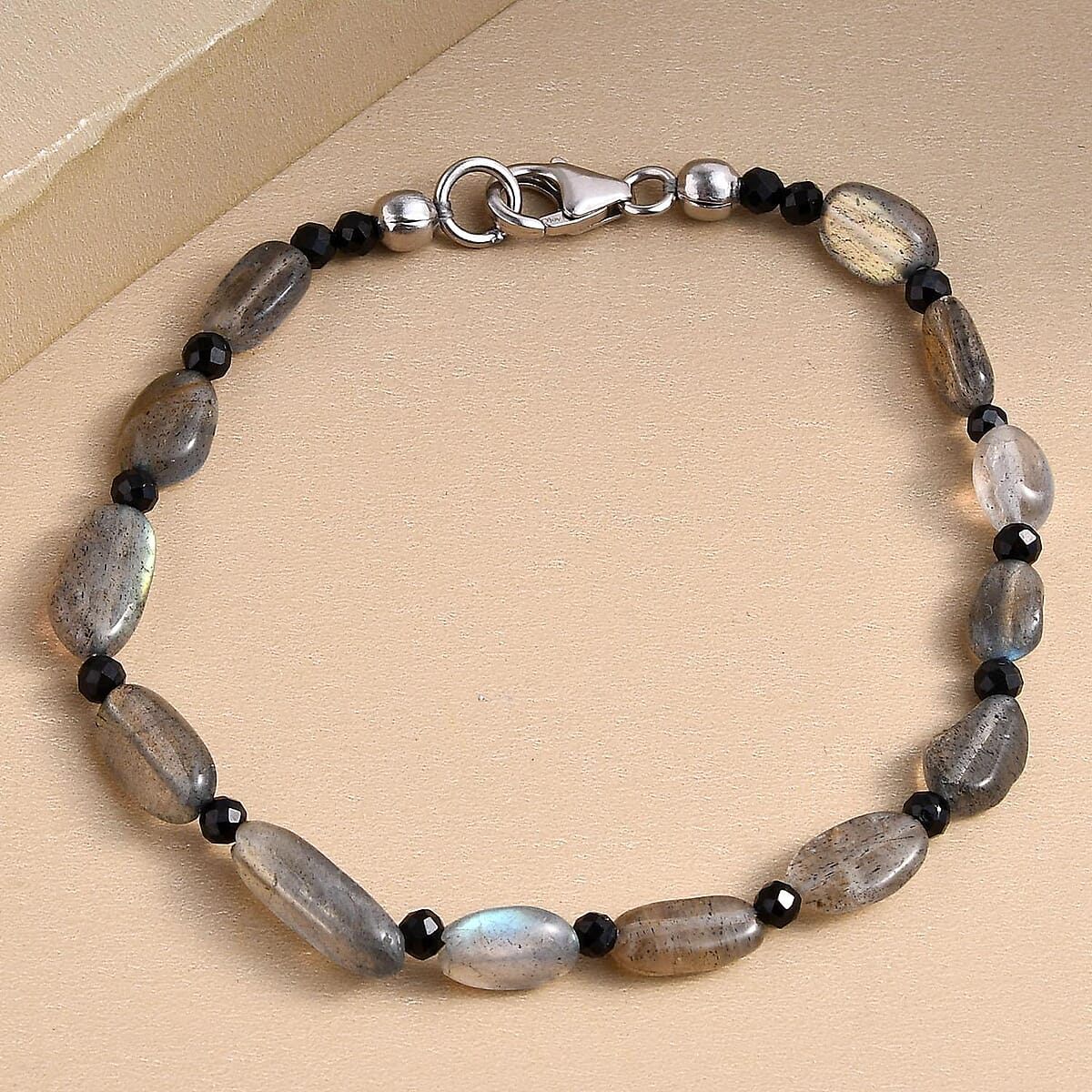 Malagasy Labradorite, Thai Black Spinel Beaded Bracelet in Sterling Silver (7.25 In) 25.45 ctw image number 1